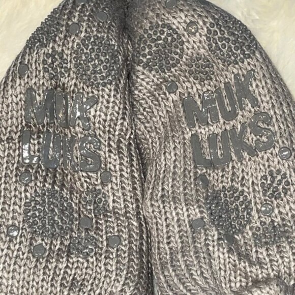 MUK LUKS Women's Pom Cabin Knit Socks - Picture 9 of 13